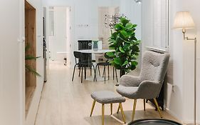Lujoso y amplio apartamento con parking incluido
